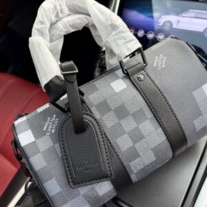 【AT9407】ルイ・ヴィトンのスタイリッシュなDamierチェック柄ショルダーバッグ | Louis Vuitton Paris