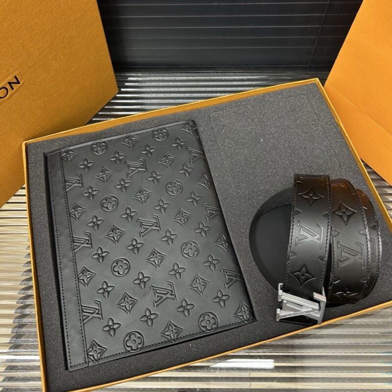 【AT9414】ルイ・ヴィトンの高級革製品セット - 贅沢な贈り物やビジネスに最適 | LV