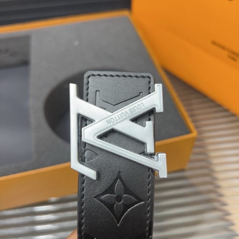 【AT9414】ルイ・ヴィトンの高級革製品セット - 贅沢な贈り物やビジネスに最適 | LV