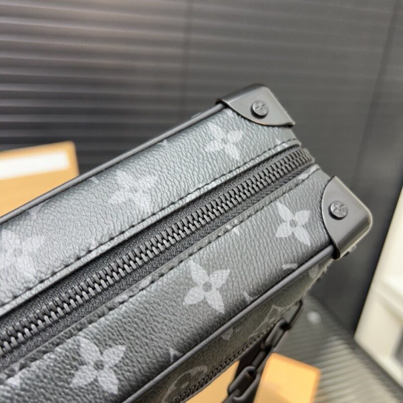 【AT9422】ルイ・ヴィトンモノグラム型押しチェーンバッグ | Louis Vuitton Malletier