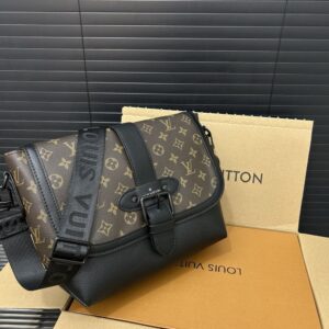 【AT9437】ルイ・ヴィトンのモノグラムプリントメッセンジャーバッグ - 高級レザーデザイン、都市通勤やビジネスに最適 | Louis Vuitton Malletier