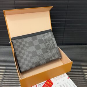 【AT9439】Louis Vuitton ルイ・ヴィトン Damier チェック柄ハンドバッグ、都会の紳士のための贅沢なファッションアイテム | Louis Vuitton Paris