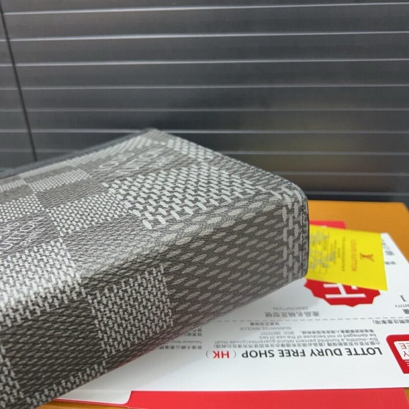 【AT9439】Louis Vuitton ルイ・ヴィトン Damier チェック柄ハンドバッグ、都会の紳士のための贅沢なファッションアイテム | Louis Vuitton Paris