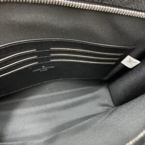 【AT9439】Louis Vuitton ルイ・ヴィトン Damier チェック柄ハンドバッグ、都会の紳士のための贅沢なファッションアイテム | Louis Vuitton Paris