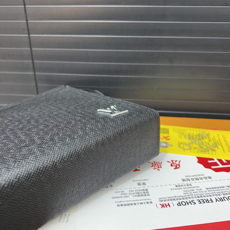 【AT9440】ルイヴィトン メンズ レザーハンドバッグ - 高級感と実用性を兼ね備えたワーキングバッグ | Louis Vuitton Paris