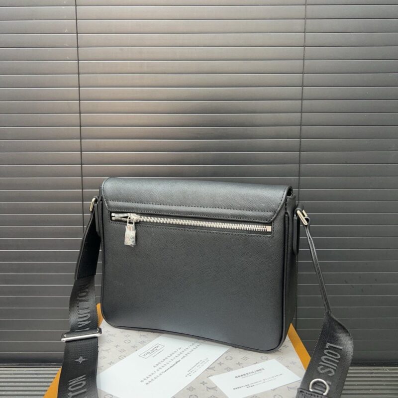 【AT9442】ルイ・ヴィトンDistrictシリーズメッセンジャーバッグ：都会の精鋭に贅沢なファッションを | Louis Vuitton Malletier