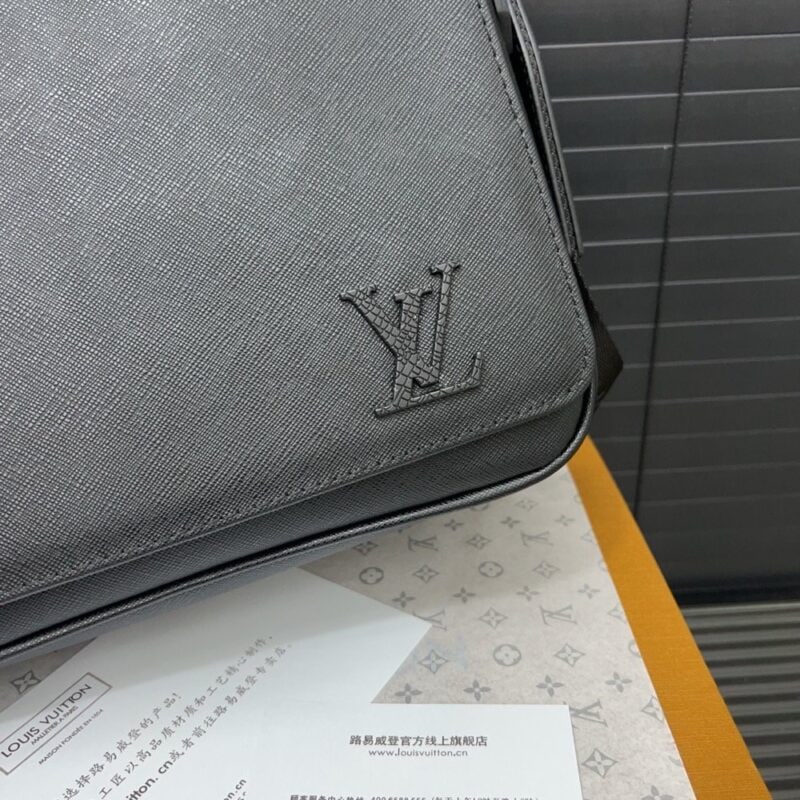 【AT9442】ルイ・ヴィトンDistrictシリーズメッセンジャーバッグ：都会の精鋭に贅沢なファッションを | Louis Vuitton Malletier