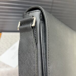 【AT9442】ルイ・ヴィトンDistrictシリーズメッセンジャーバッグ：都会の精鋭に贅沢なファッションを | Louis Vuitton Malletier