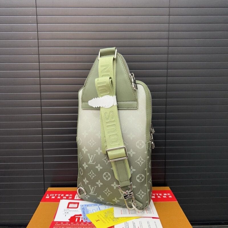 【AT9443】ルイヴィトン アベニュー ショルダーバッグ - 高級モノグラム柄のエレガントなデザイン | Louis Vuitton Paris