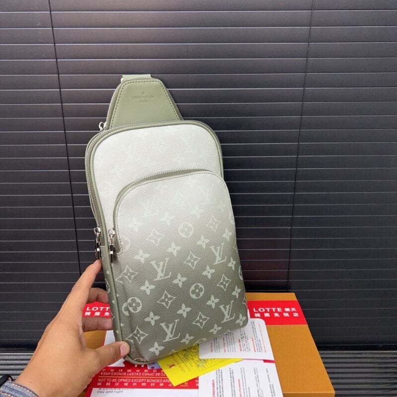 【AT9443】ルイヴィトン アベニュー ショルダーバッグ - 高級モノグラム柄のエレガントなデザイン | Louis Vuitton Paris