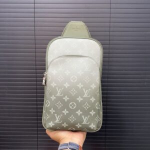 【AT9443】ルイヴィトン アベニュー ショルダーバッグ - 高級モノグラム柄のエレガントなデザイン | Louis Vuitton Paris