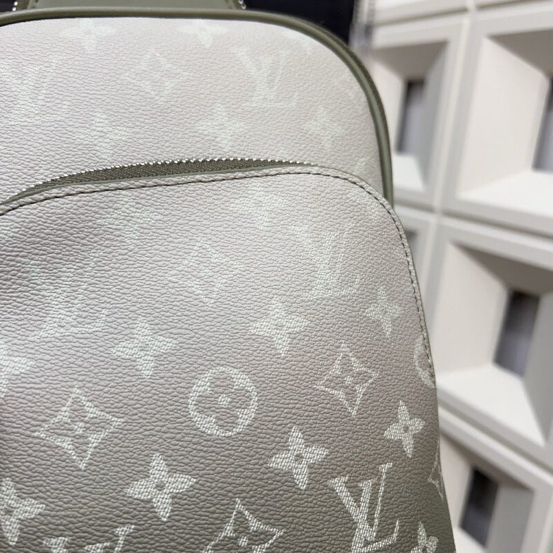 【AT9443】ルイヴィトン アベニュー ショルダーバッグ - 高級モノグラム柄のエレガントなデザイン | Louis Vuitton Paris