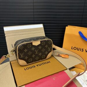 【AT9444】ルイヴィトン モノグラムキャンバスミニショルダーバッグ - ファッションとエレガンスの融合 | Louis Vuitton Malletier