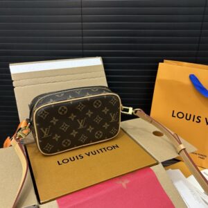 【AT9444】ルイヴィトン モノグラムキャンバスミニショルダーバッグ - ファッションとエレガンスの融合 | Louis Vuitton Malletier