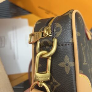【AT9444】ルイヴィトン モノグラムキャンバスミニショルダーバッグ - ファッションとエレガンスの融合 | Louis Vuitton Malletier