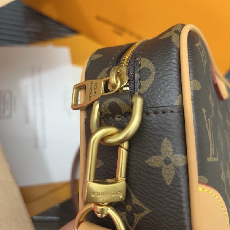【AT9444】ルイヴィトン モノグラムキャンバスミニショルダーバッグ - ファッションとエレガンスの融合 | Louis Vuitton Malletier