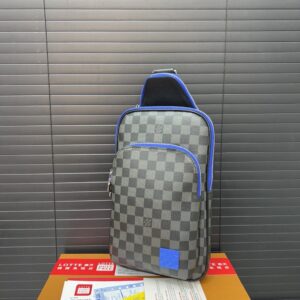【AT9447】ルイ・ヴィトン Avenue ショルダーチェストバッグ - 高品質レザー素材と贅沢なチェッカー柄 | LV