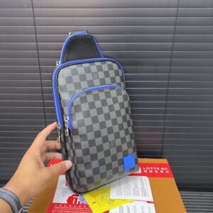 【AT9447】ルイ・ヴィトン Avenue ショルダーチェストバッグ - 高品質レザー素材と贅沢なチェッカー柄 | LV
