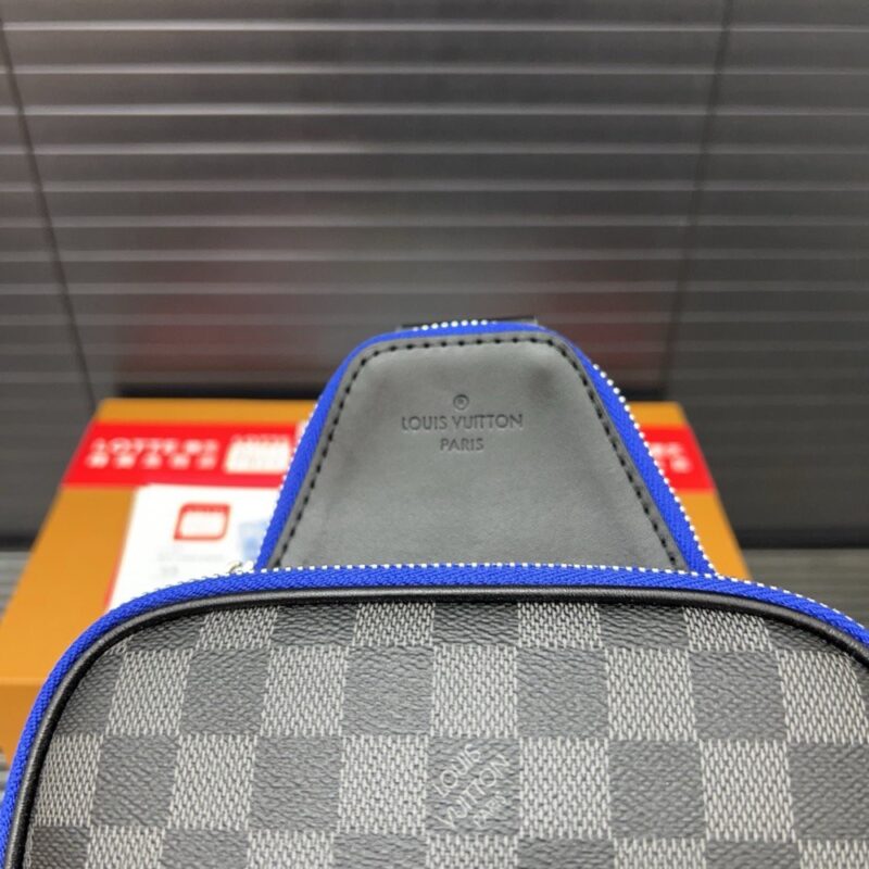 【AT9447】ルイ・ヴィトン Avenue ショルダーチェストバッグ - 高品質レザー素材と贅沢なチェッカー柄 | LV