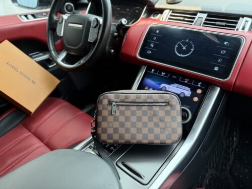 【AT9448】ルイ・ヴィトンDamierチェッククラッチバッグ：男性のための贅沢なファッションアイテム | Louis Vuitton