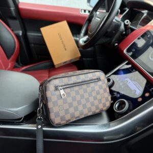 【AT9448】ルイ・ヴィトンDamierチェッククラッチバッグ：男性のための贅沢なファッションアイテム | Louis Vuitton