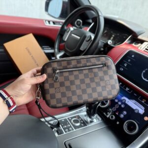【AT9448】ルイ・ヴィトンDamierチェッククラッチバッグ：男性のための贅沢なファッションアイテム | Louis Vuitton