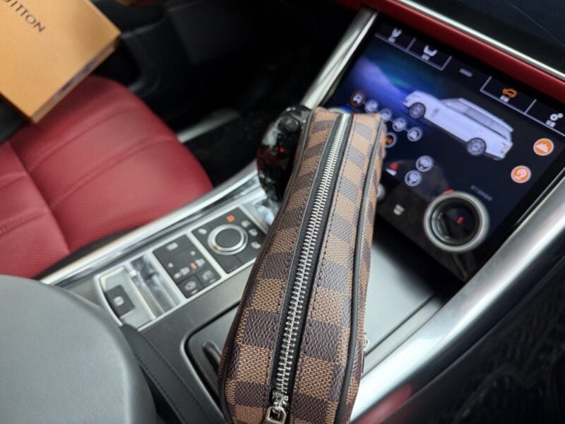 【AT9448】ルイ・ヴィトンDamierチェッククラッチバッグ：男性のための贅沢なファッションアイテム | Louis Vuitton