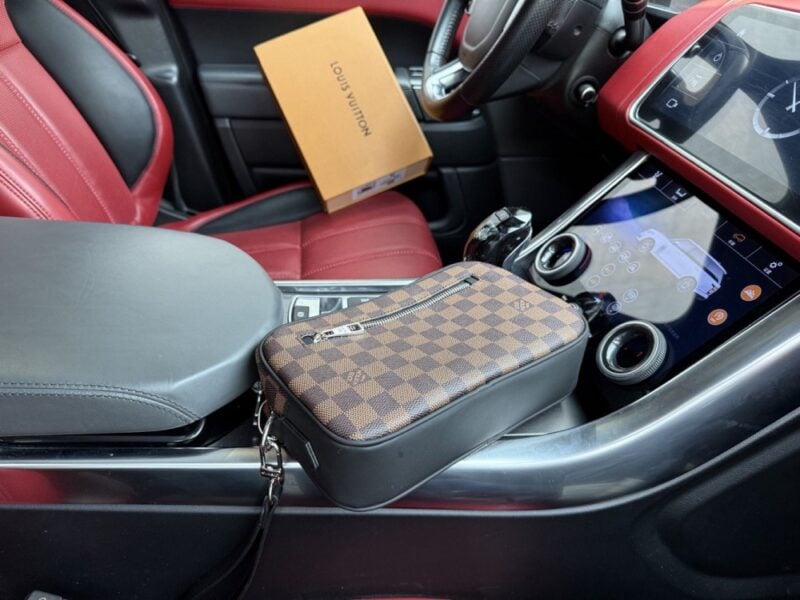 【AT9448】ルイ・ヴィトンDamierチェッククラッチバッグ：男性のための贅沢なファッションアイテム | Louis Vuitton