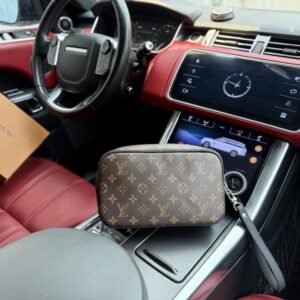 【AT9449】ルイ・ヴィトンの高級クラッチバッグ ビジネスアクセサリーに最適 | Louis Vuitton Paris