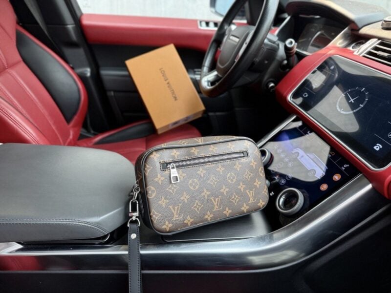 【AT9449】ルイ・ヴィトンの高級クラッチバッグ ビジネスアクセサリーに最適 | Louis Vuitton Paris