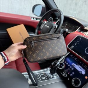 【AT9449】ルイ・ヴィトンの高級クラッチバッグ ビジネスアクセサリーに最適 | Louis Vuitton Paris