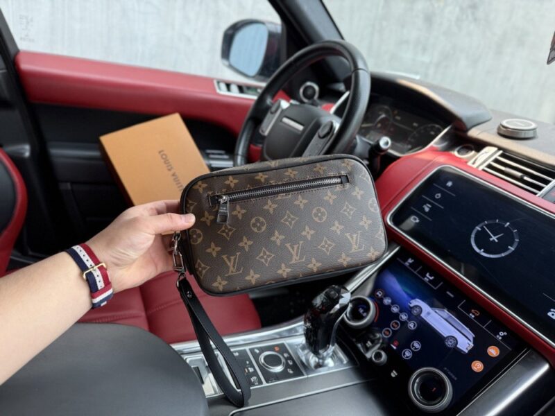 【AT9449】ルイ・ヴィトンの高級クラッチバッグ ビジネスアクセサリーに最適 | Louis Vuitton Paris