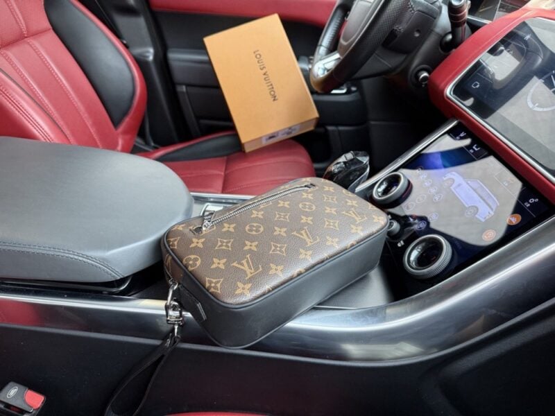 【AT9449】ルイ・ヴィトンの高級クラッチバッグ ビジネスアクセサリーに最適 | Louis Vuitton Paris