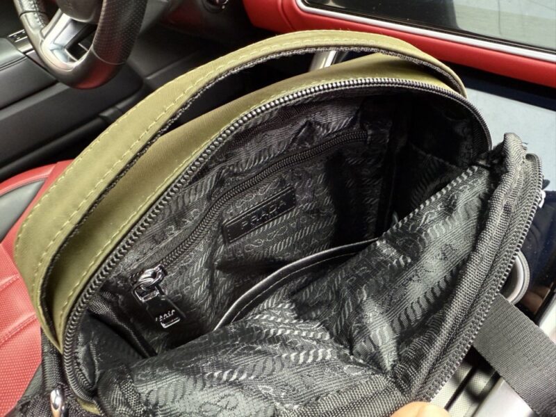【AT9451】プラダPradaメンズエレガントナイロンショルダーバッグ | Prada Italy