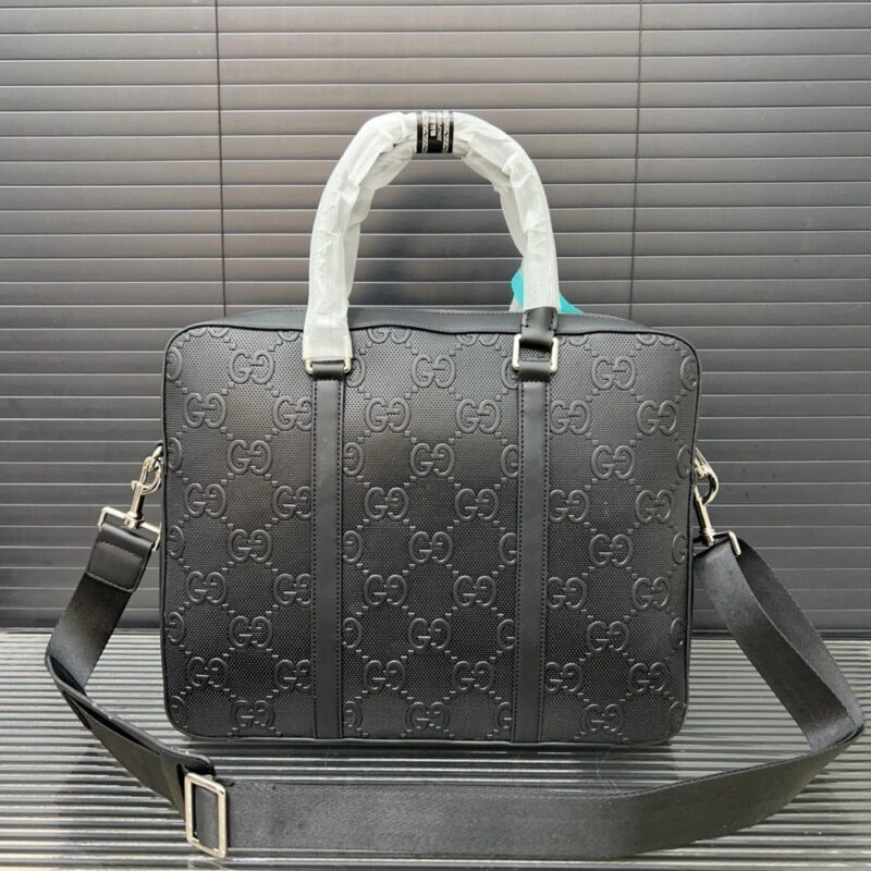 【AT9454】高級設計 GGエンボスレザー書類入れ 15インチノートPC対応 Prada プラダ | Gucci