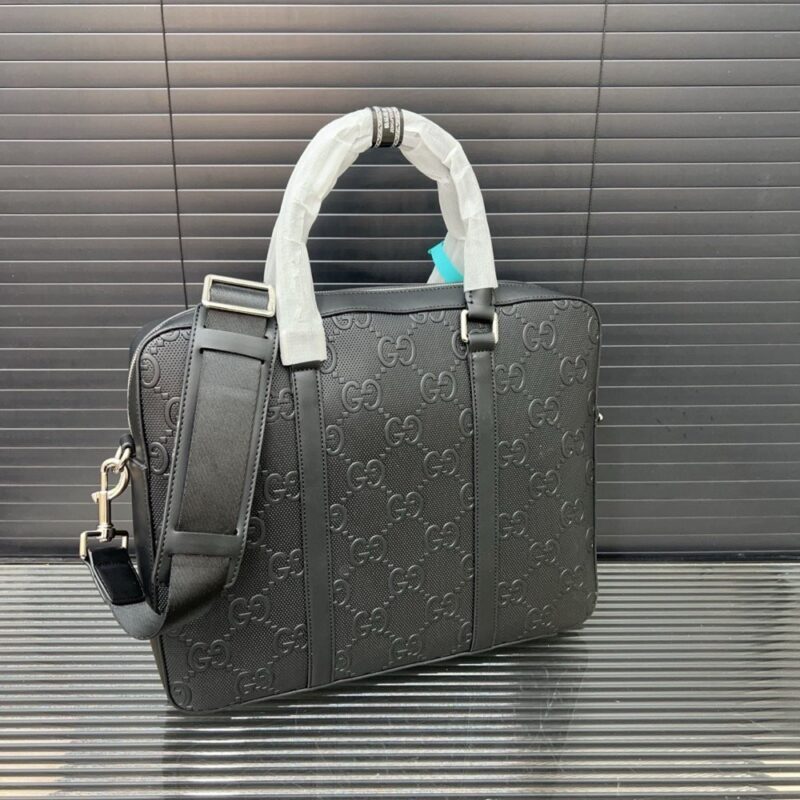 【AT9454】高級設計 GGエンボスレザー書類入れ 15インチノートPC対応 Prada プラダ | Gucci