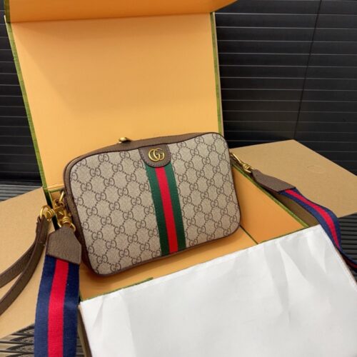 【AT9455】グッチ(Gucci)ベージュGGモノグラムクラシッククロスボディバッグ | Gucci