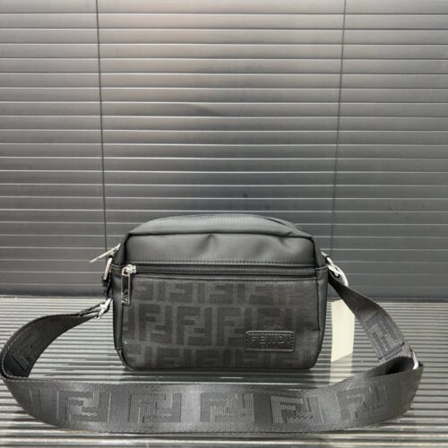 【AT9457】Fendiフェンディ モノグラムナイロン 斜め掛けバッグ | Fendi