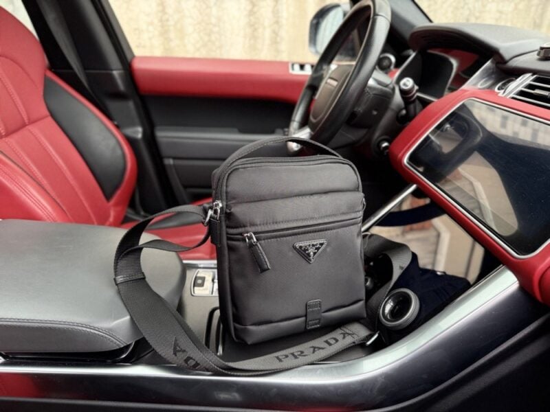 【AT9458】プラダ_PRADA 高級なSaffianoレザーショルダーバッグ、都市のファッションを演出 | Prada Italy