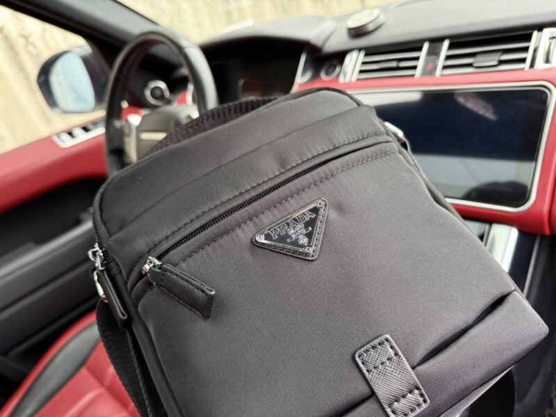 【AT9458】プラダ_PRADA 高級なSaffianoレザーショルダーバッグ、都市のファッションを演出 | Prada Italy