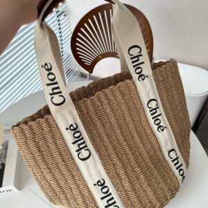 【AT946】クロエ chloe 太陽の光を浴びて夏の訪れです。クロエ編みの水桶バッグ。
