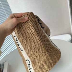 【AT946】クロエ chloe 太陽の光を浴びて夏の訪れです。クロエ編みの水桶バッグ。
