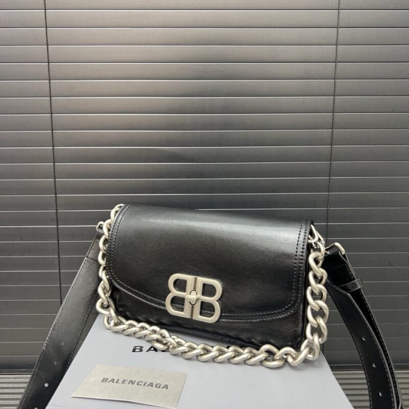【AT9460】バレンシアガ クラシックBBチェーンショルダーバッグ - 都会のファッションとエレガントな魅力を象徴 | Balenciaga