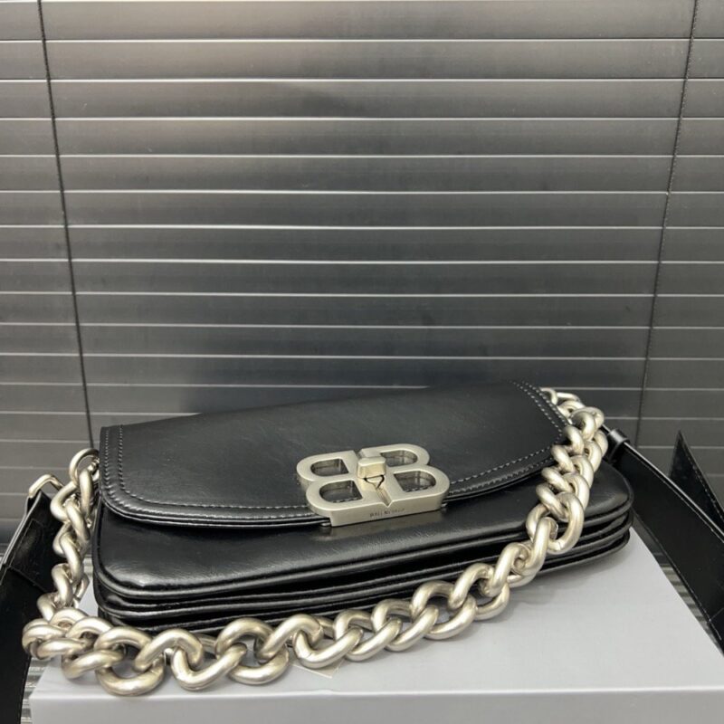 【AT9460】バレンシアガ クラシックBBチェーンショルダーバッグ - 都会のファッションとエレガントな魅力を象徴 | Balenciaga