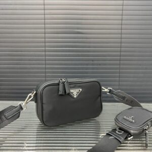 【AT9462】PradaプラダSaffianoナイロンメッセンジャーバッグ、都市のエリート向けのエレガントな多機能バッグ | Prada Italy