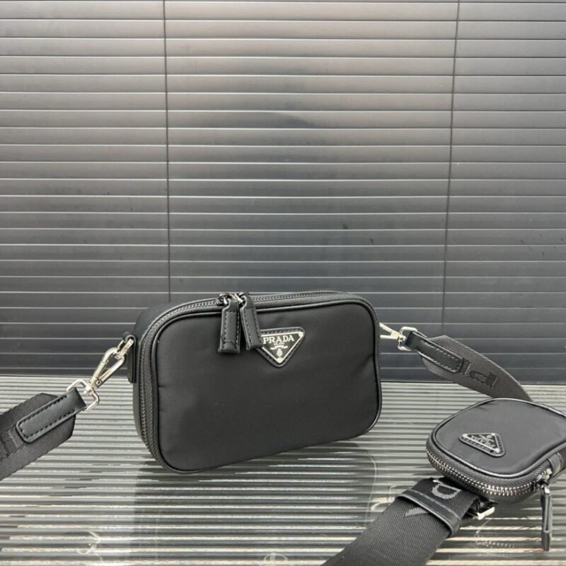 【AT9462】PradaプラダSaffianoナイロンメッセンジャーバッグ、都市のエリート向けのエレガントな多機能バッグ | Prada Italy
