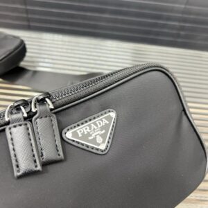 【AT9462】PradaプラダSaffianoナイロンメッセンジャーバッグ、都市のエリート向けのエレガントな多機能バッグ | Prada Italy