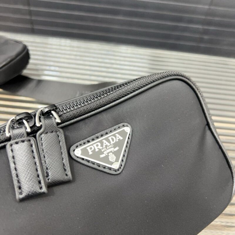 【AT9462】PradaプラダSaffianoナイロンメッセンジャーバッグ、都市のエリート向けのエレガントな多機能バッグ | Prada Italy