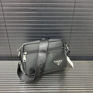 【AT9463】プラダ ラグジュアリーウルバンシリーズショルダーバッグ - 軽量耐久性 ナイロン生地 小さくて軽やか | Prada Milano