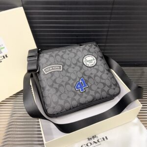 【AT9465】Coachのクラシックなシングルショルダーバッグ - 都会の男性におすすめの高品質バッグ | Coach New York